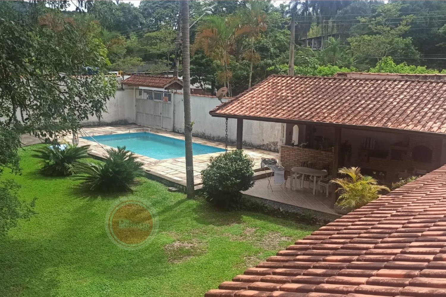 Bela chácara à venda no Jardim Costão