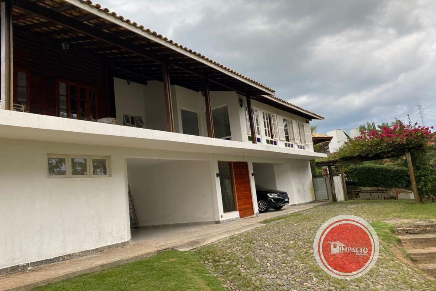 Casa espetacular à venda em Guararema condomínio fechado bairro Alto do Paião