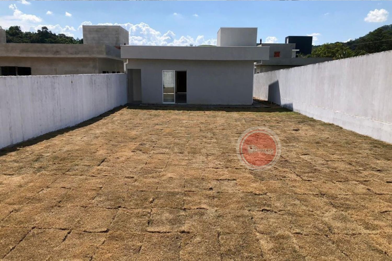 Casa espetacular à venda no bairro Val Paraíba em condomínio