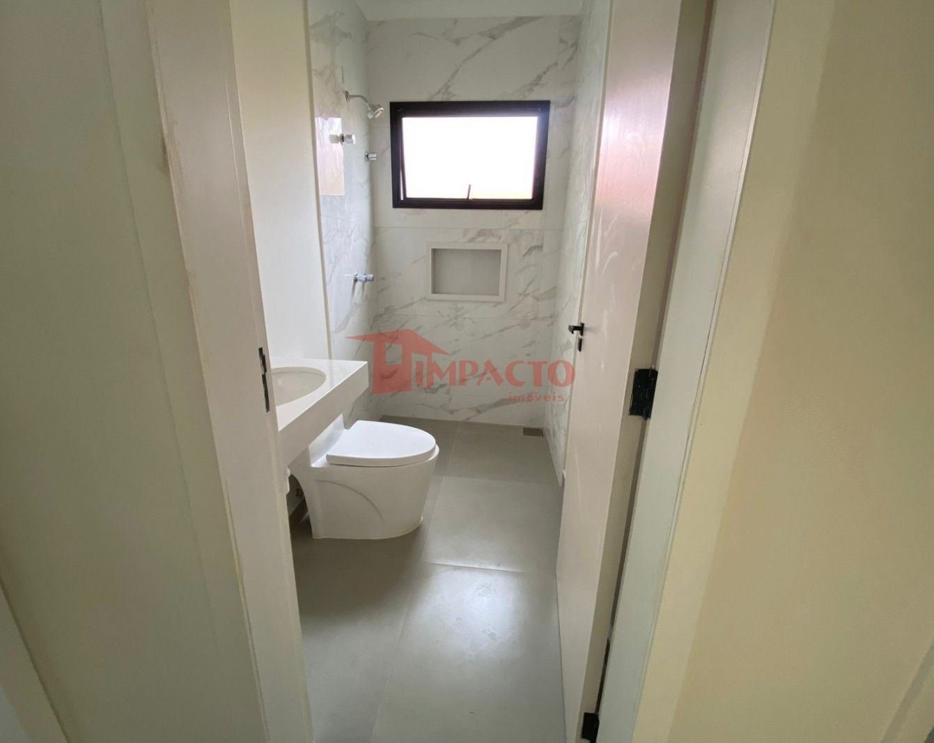 Belísssima Casa Térrea à Venda – Bairro Itapema