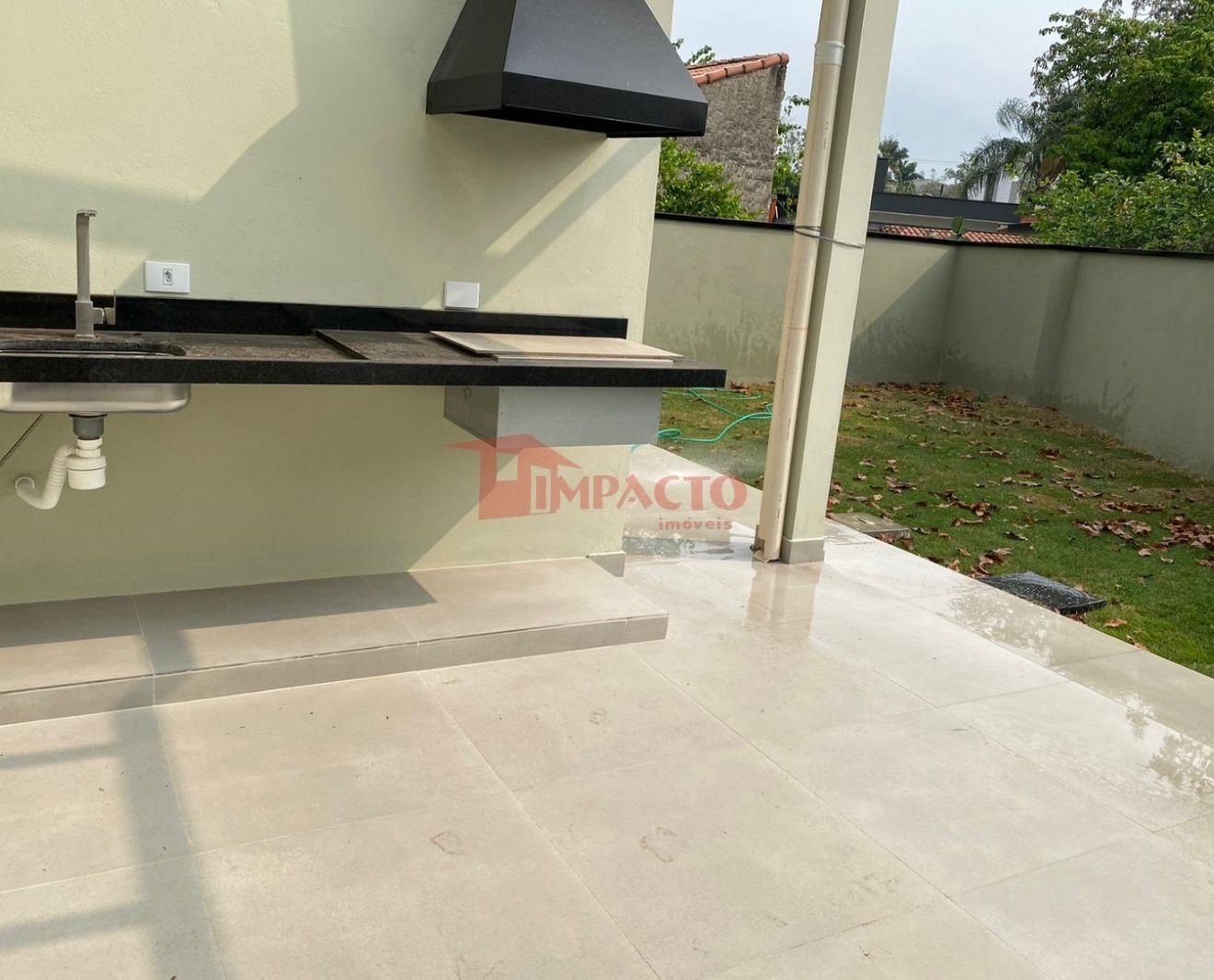 Belísssima Casa Térrea à Venda – Bairro Itapema