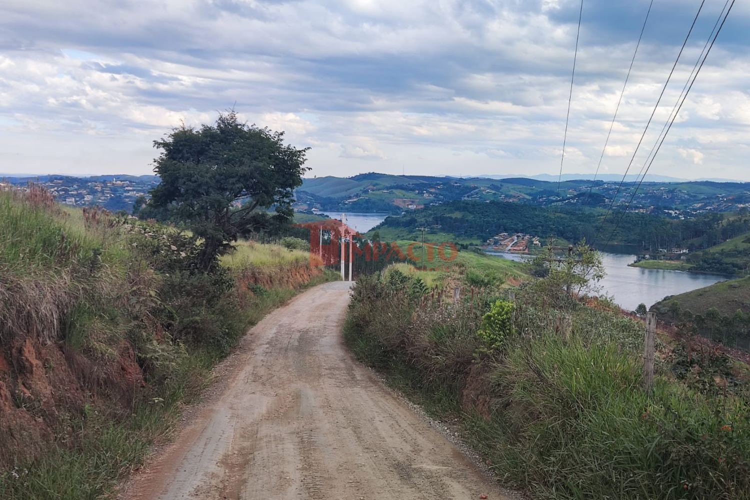 Terreno à Venda em Igaratá – Oportunidade Única com Vista para a Represa!