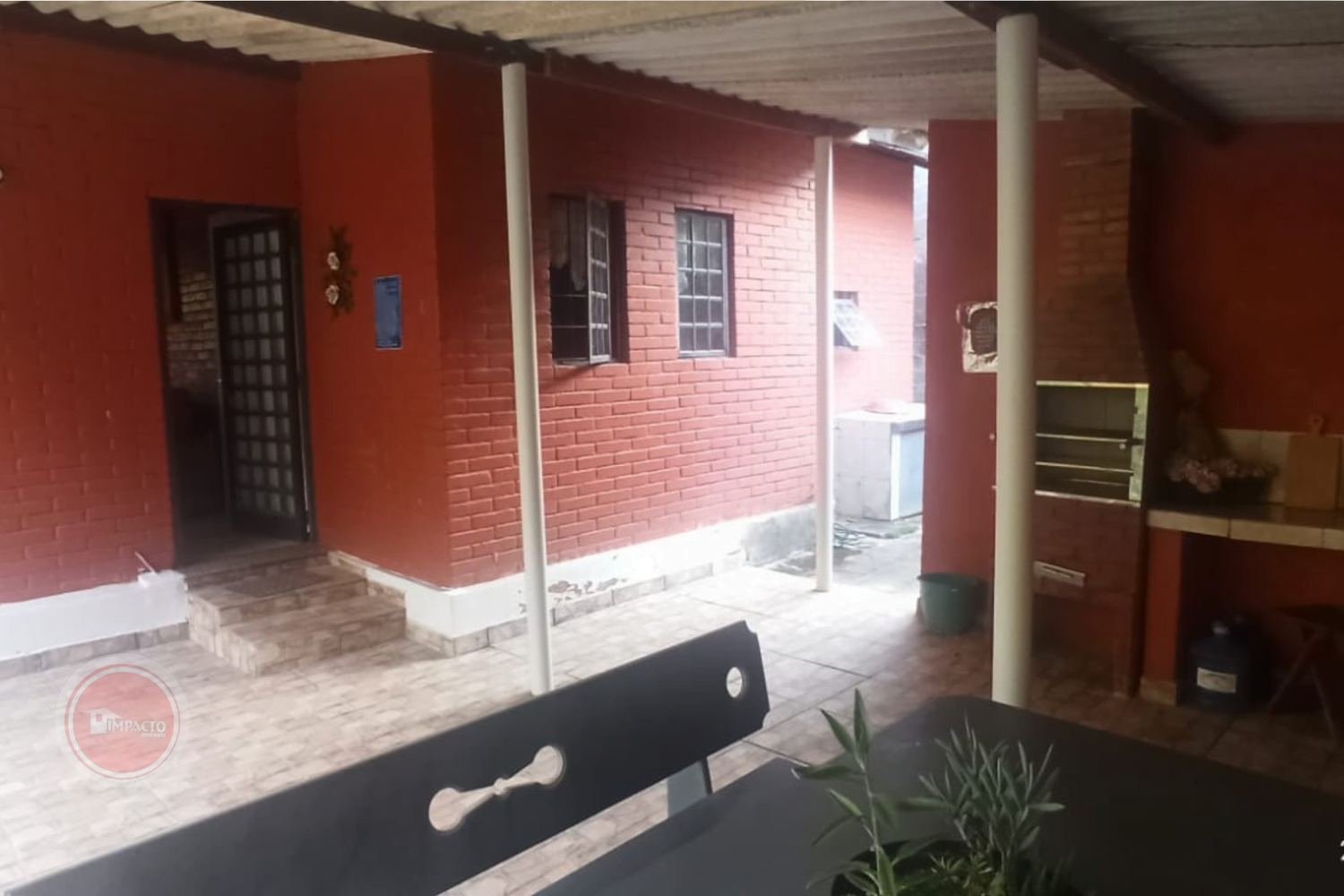 Bela chácara à venda no Jardim Costão 1000 m2 próximo ao asfalto