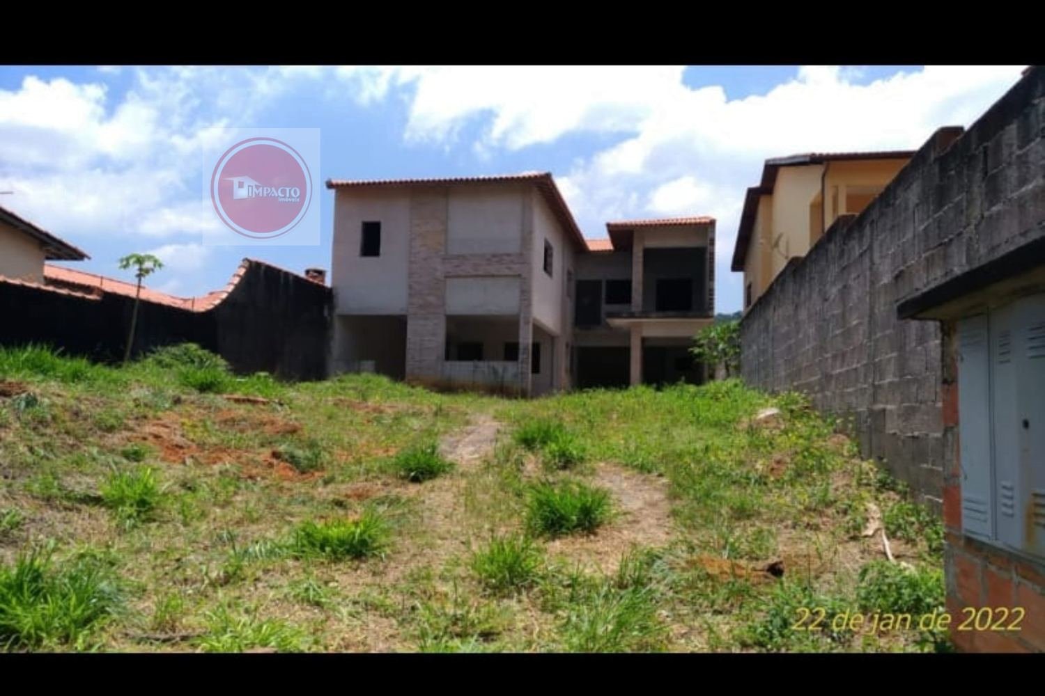 Linda casa à venda no Centro de Guararema