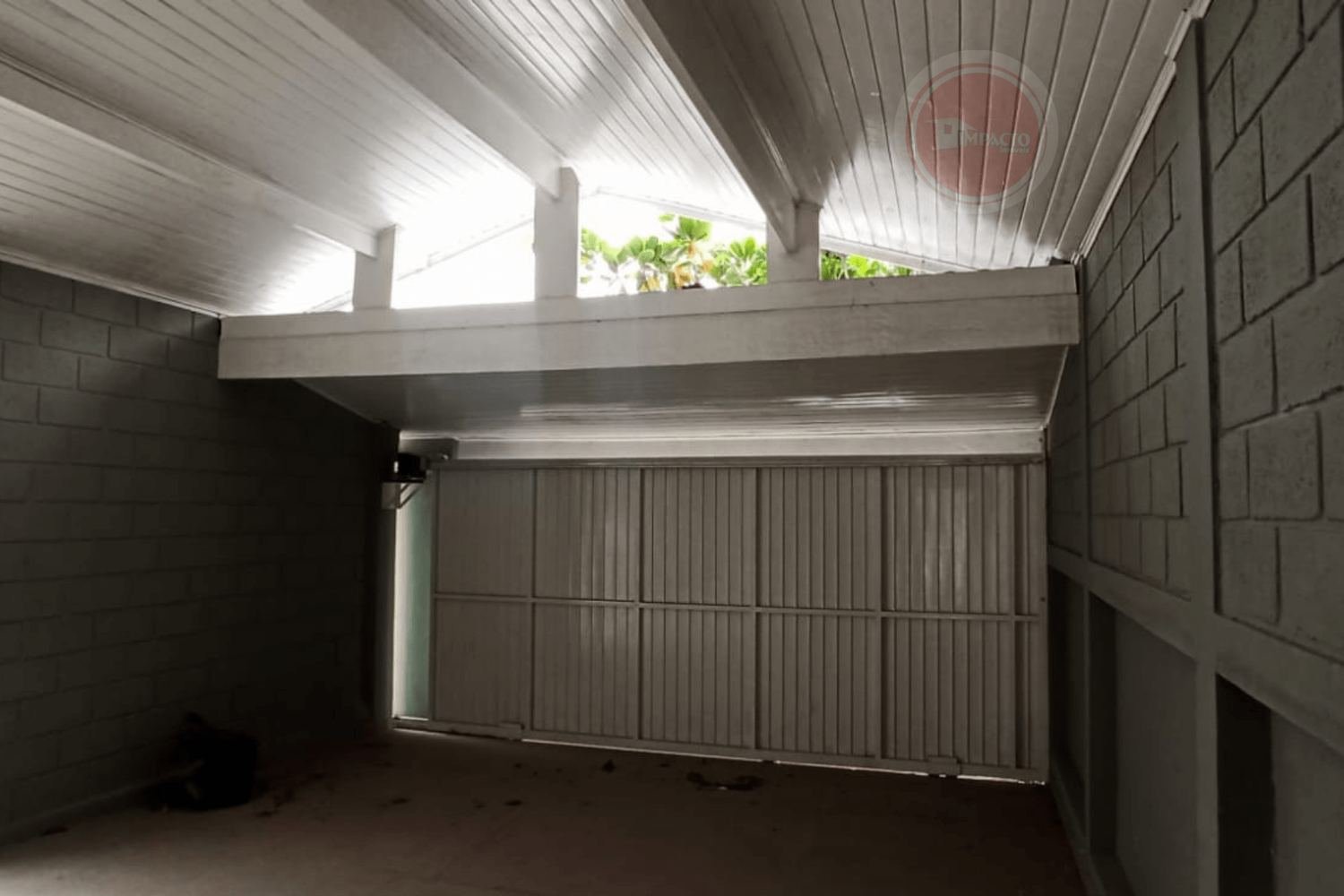 Casa à venda no Centro de Guararema fundo para o rio Paraíba do Sul