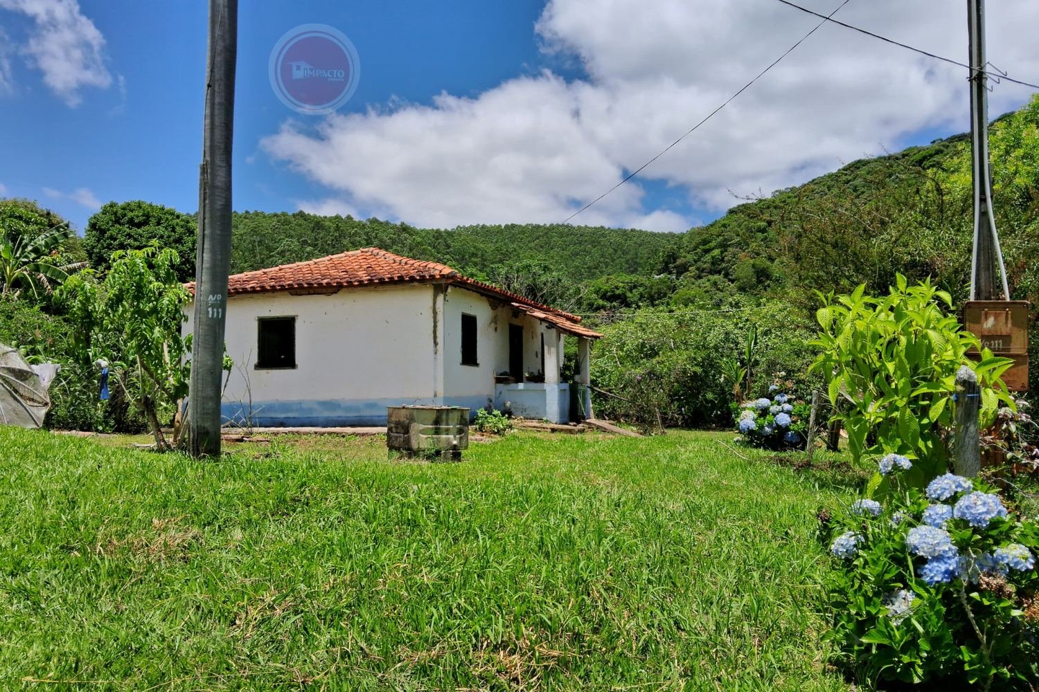 Bela Chácara à venda na divisa