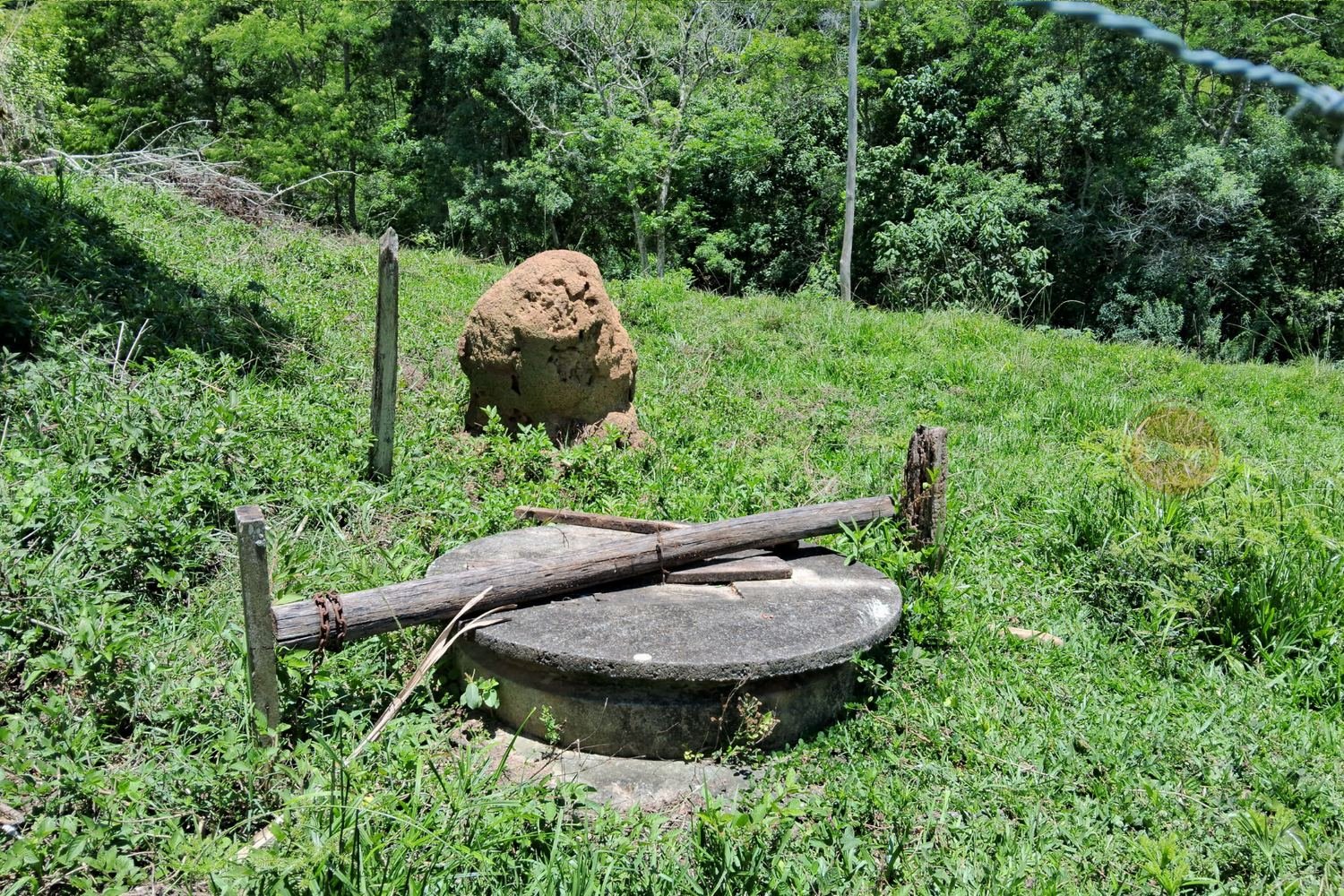 Bela Chácara à venda na divisa