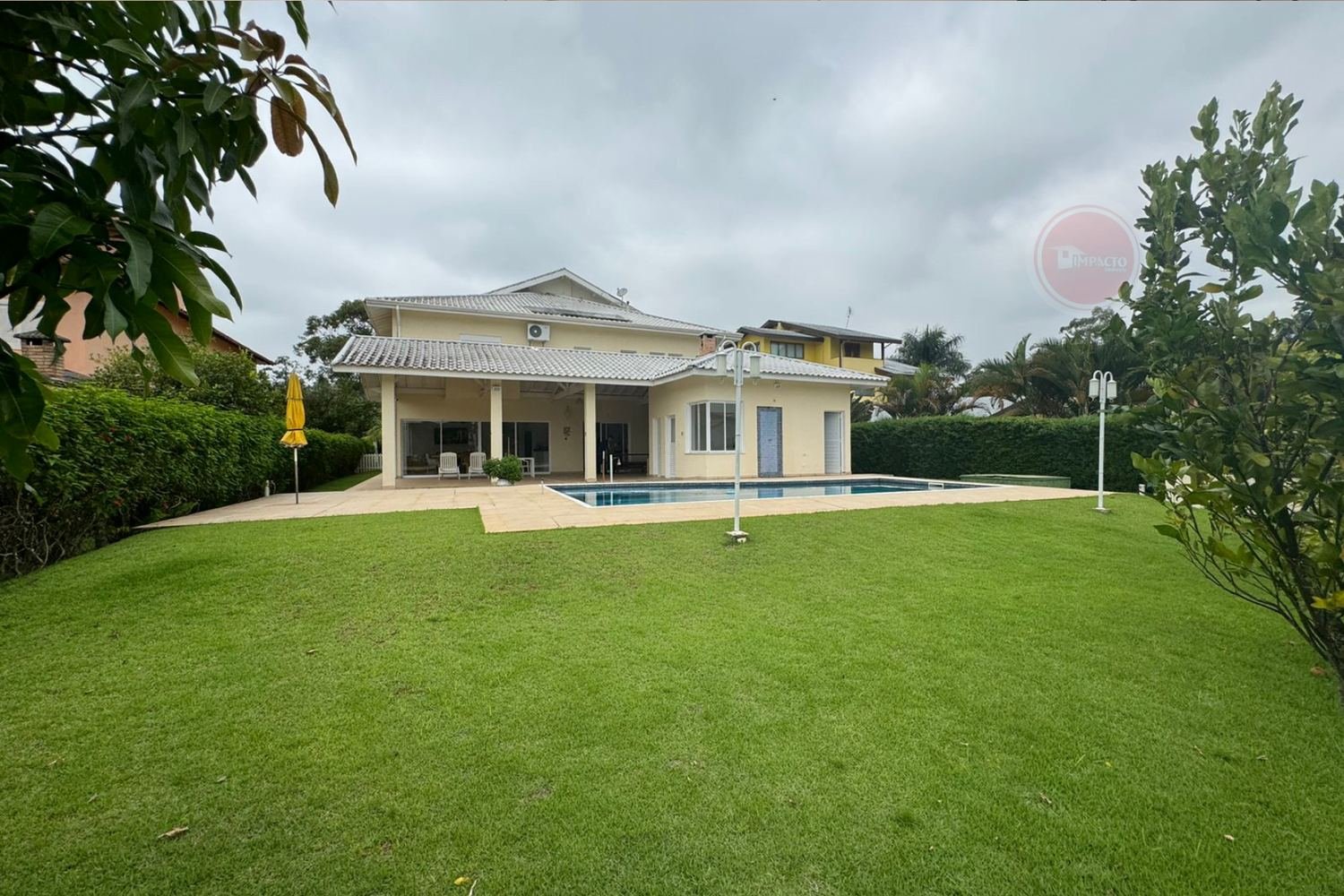 Casa espetacular à venda no condomínio Alpes em Guararema