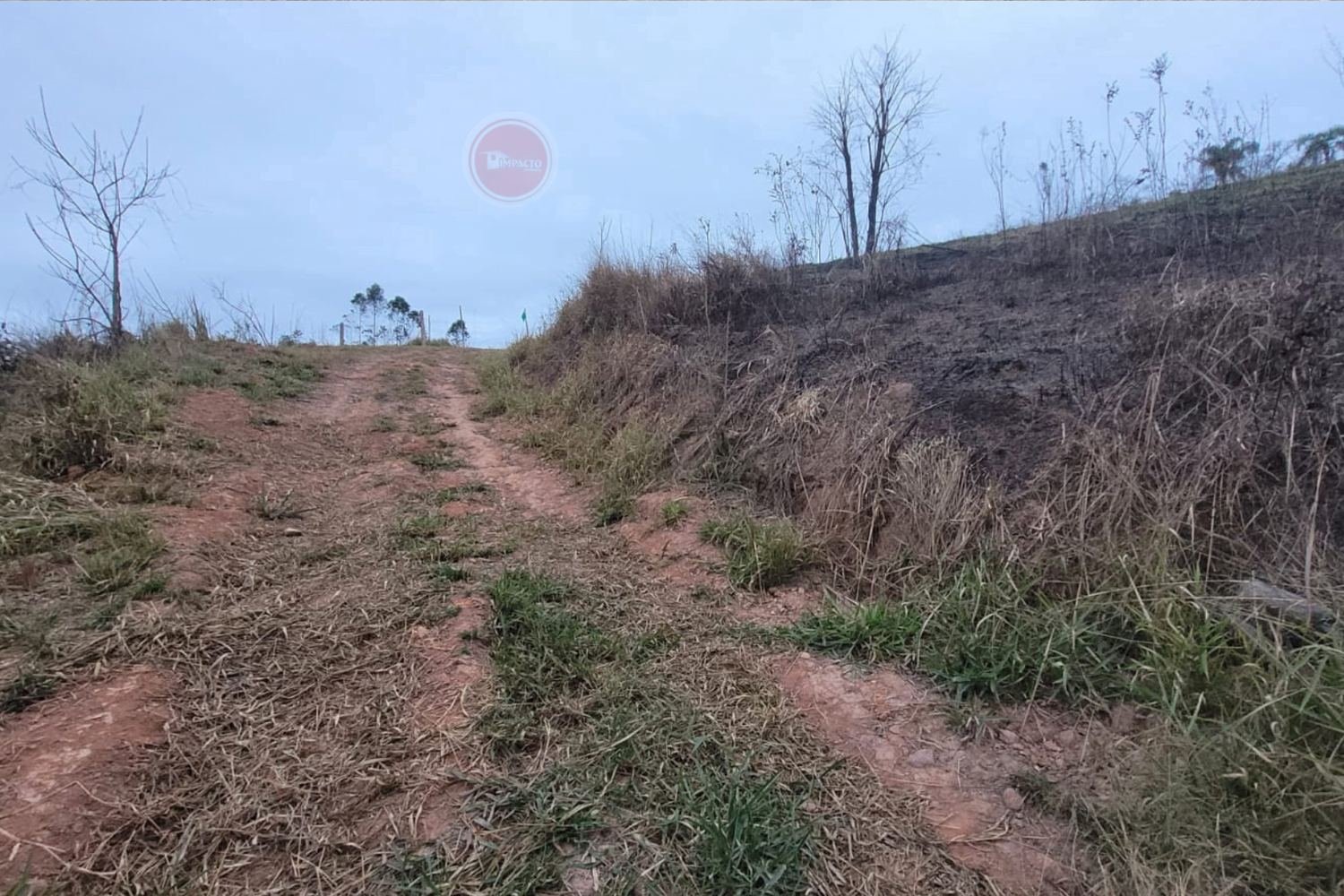 Excelente terreno à venda no bairro