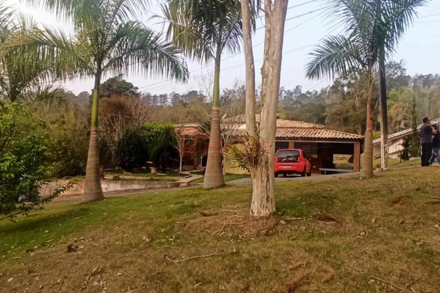 Belíssima Chácara de 8.000 m²